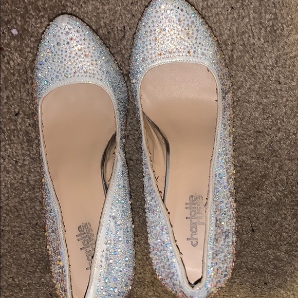 Charlotte Russe Silver Jeweled Shoes Size 8 - Picture 5 of 7